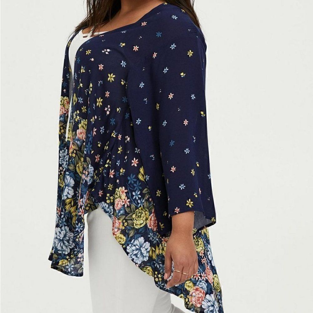 Torrid 100% Rayon Open Front Floral Shirttail Navy Blue Color Size 1/2 1X-2X